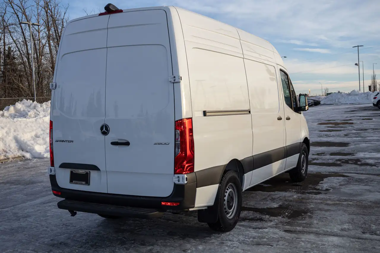 Mercedes-Benz Sprinter снимка Mercedes-Benz Sprinter
