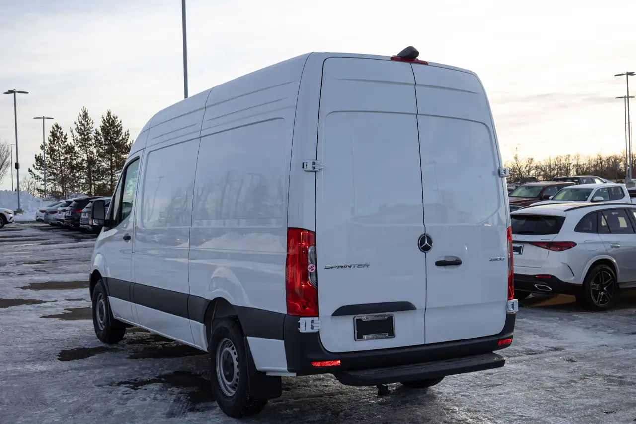 Mercedes-Benz Sprinter снимка Mercedes-Benz Sprinter
