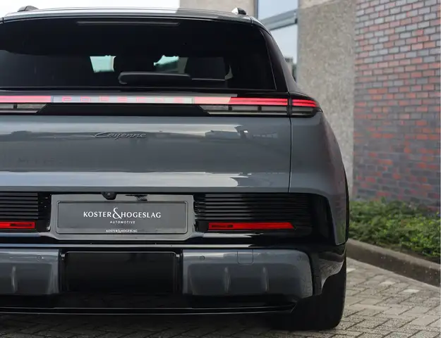 Porsche Cayenne view 13