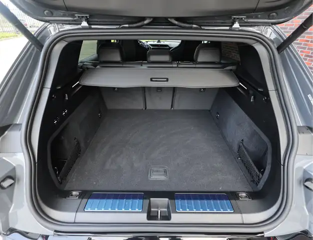 Porsche Cayenne view 21