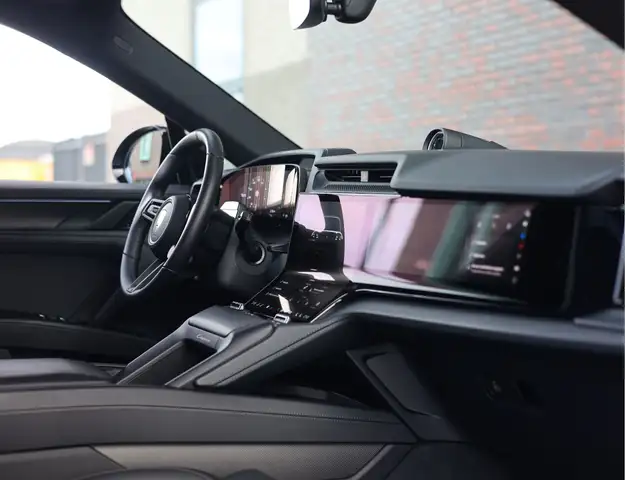 Porsche Cayenne view 25