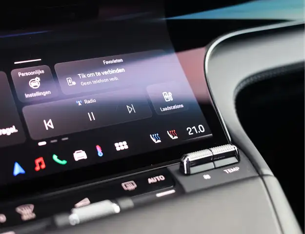 Porsche Cayenne view 28