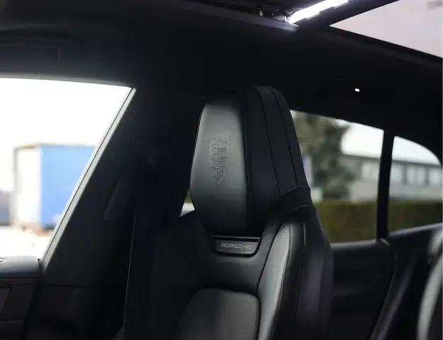 Porsche Cayenne view 4