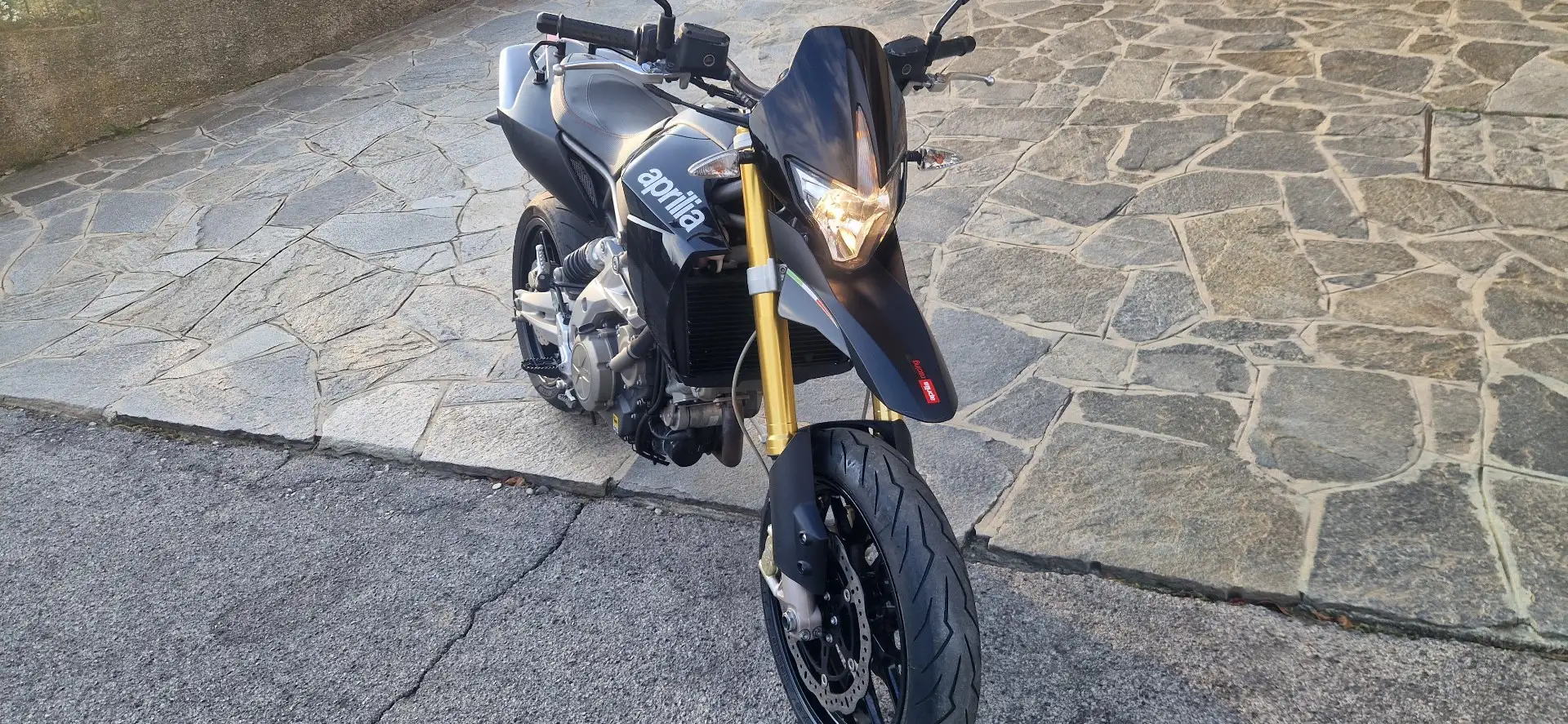 Aprilia Dorsoduro Nero - 1
