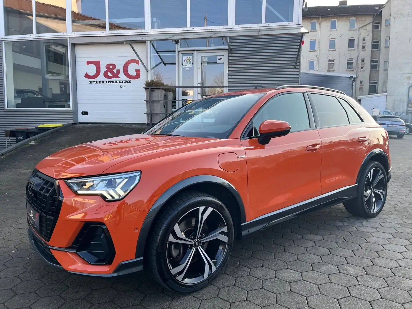 Audi Q3 45 TFSI e S-Line*Matrix*Virtual*Sonos*Rotor* Orange - 1