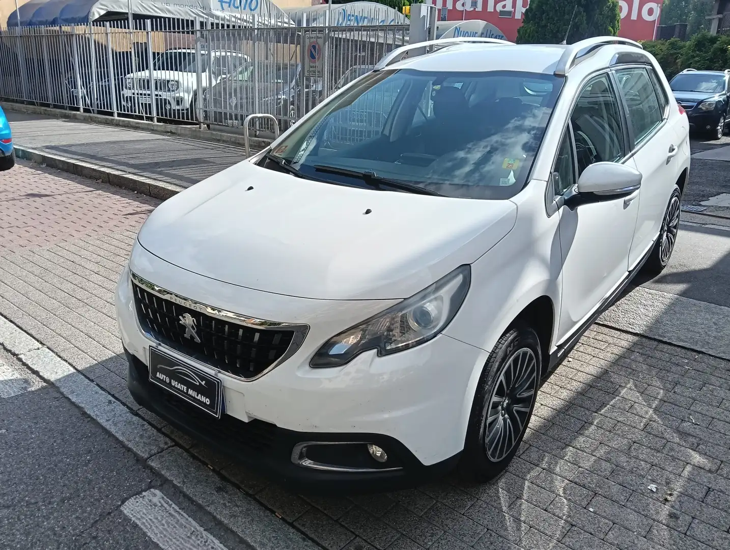 Peugeot 2008 1.2 puretech Allure ADATTA A NEO-PATENTATI - 1
