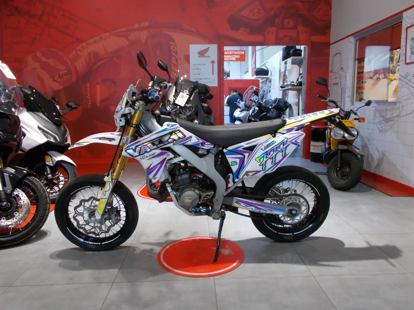 Suzuki Valenti SM 50 Racing - 2