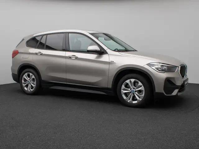 BMW X1 view 4