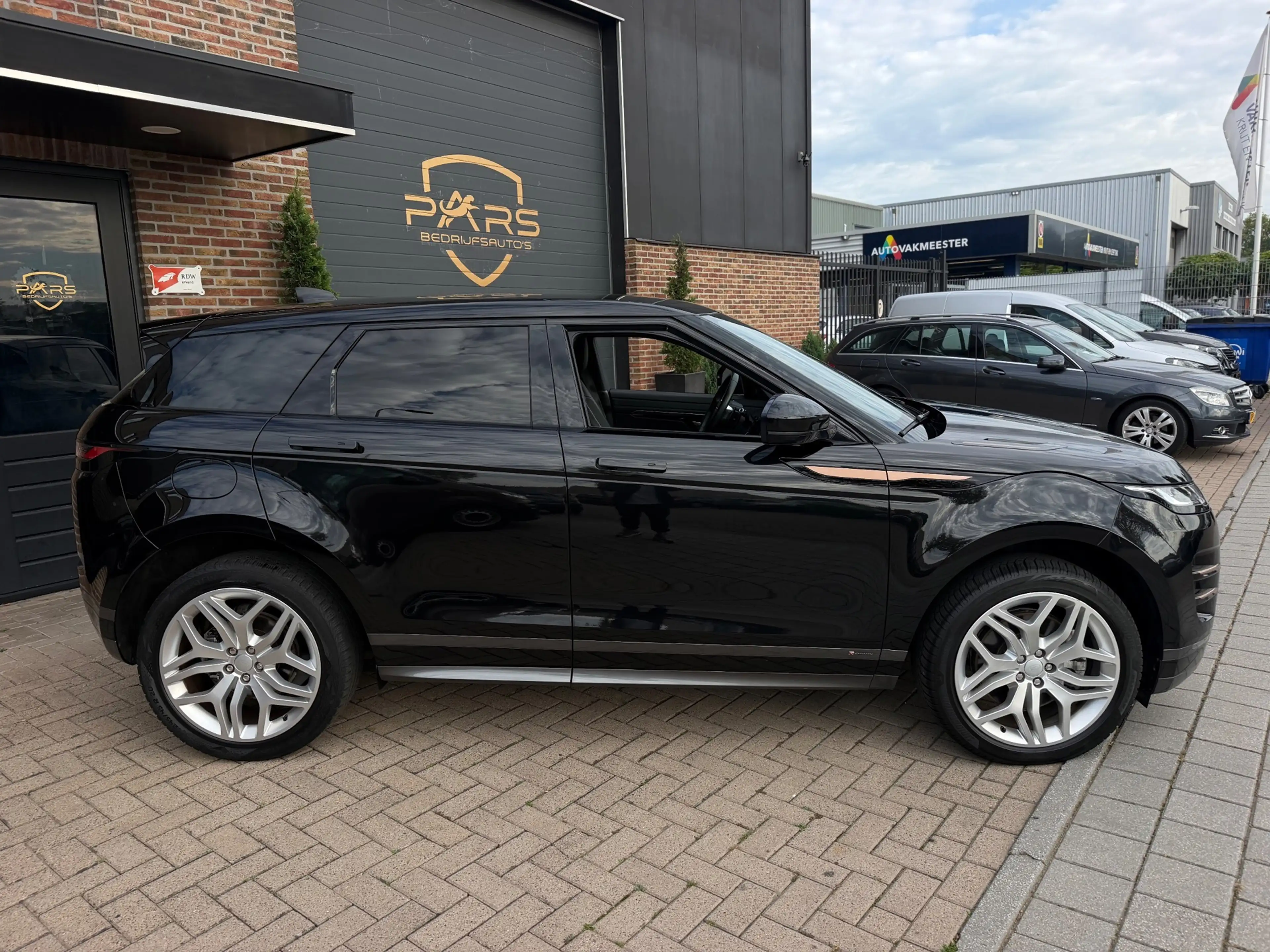 Land Rover Range Rover Evoque 2.0 P200 AWD R-Dynamic 200PK Automaat 4x4 Panorama — photo 9
