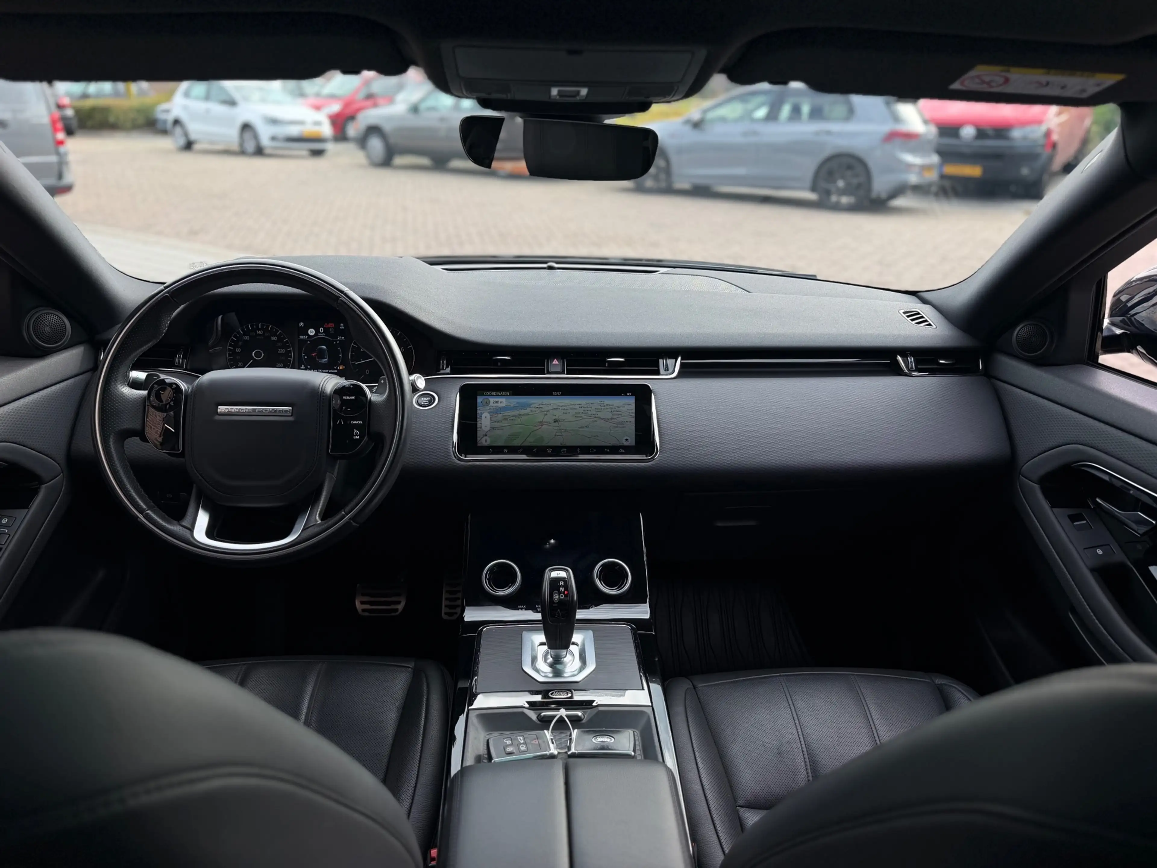 Land Rover Range Rover Evoque 2.0 P200 AWD R-Dynamic 200PK Automaat 4x4 Panorama — photo 2