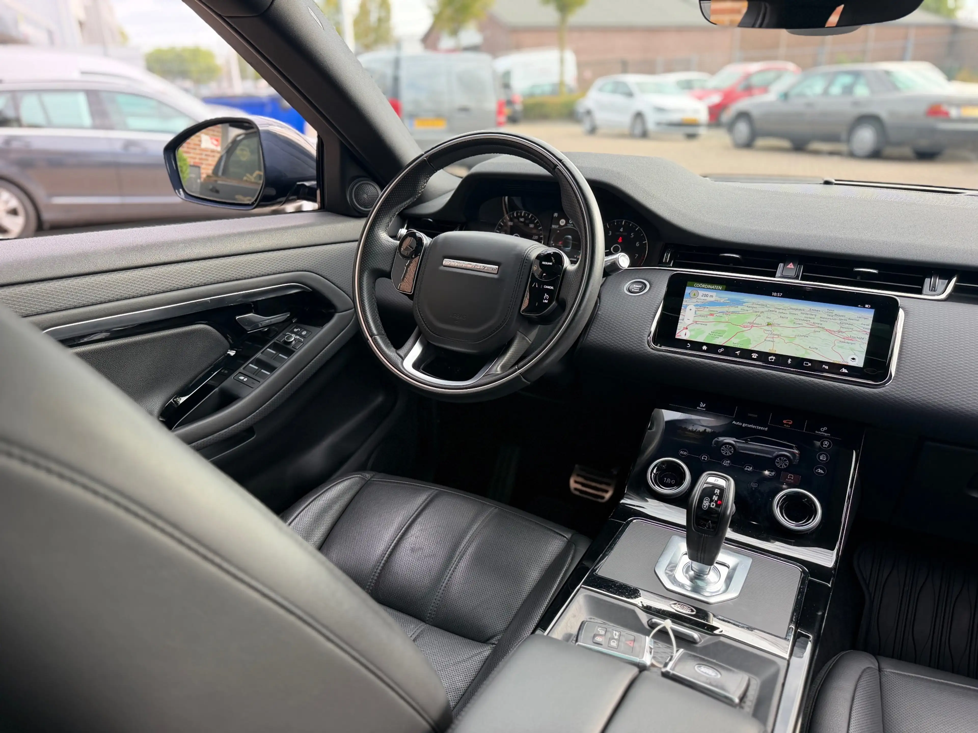 Land Rover Range Rover Evoque 2.0 P200 AWD R-Dynamic 200PK Automaat 4x4 Panorama — photo 3