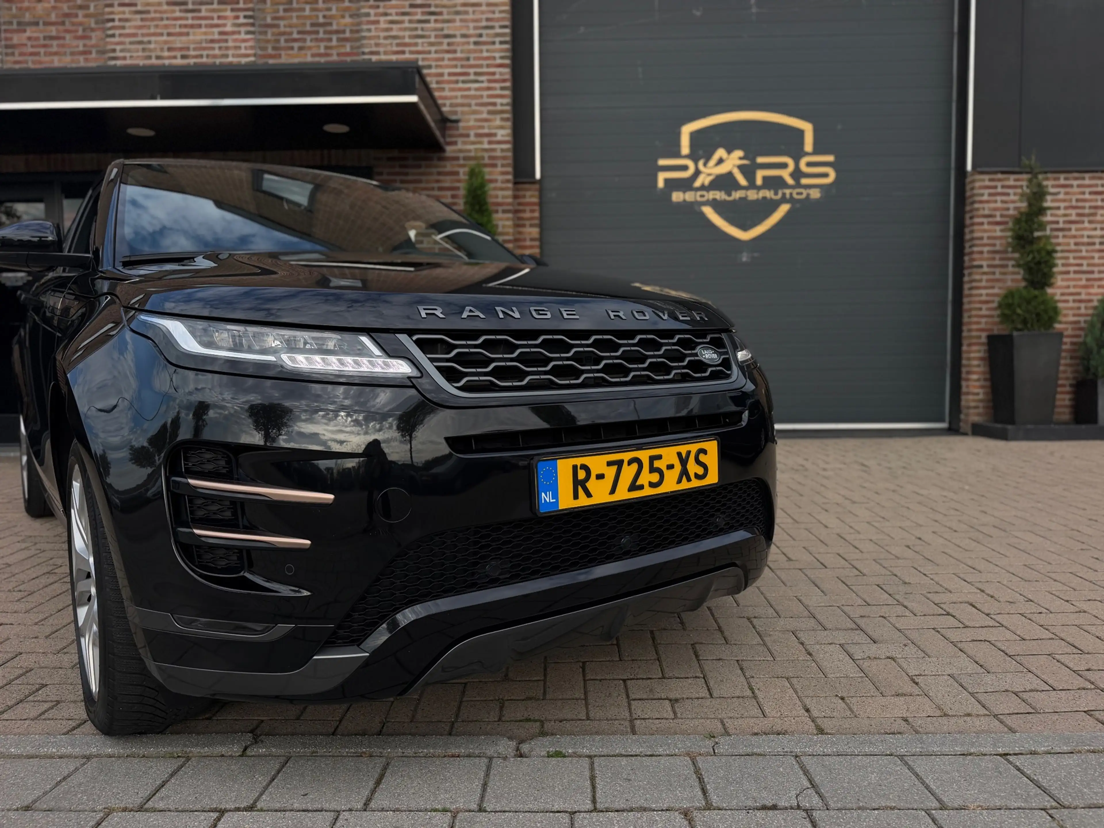 Land Rover Range Rover Evoque 2.0 P200 AWD R-Dynamic 200PK Automaat 4x4 Panorama — photo 5