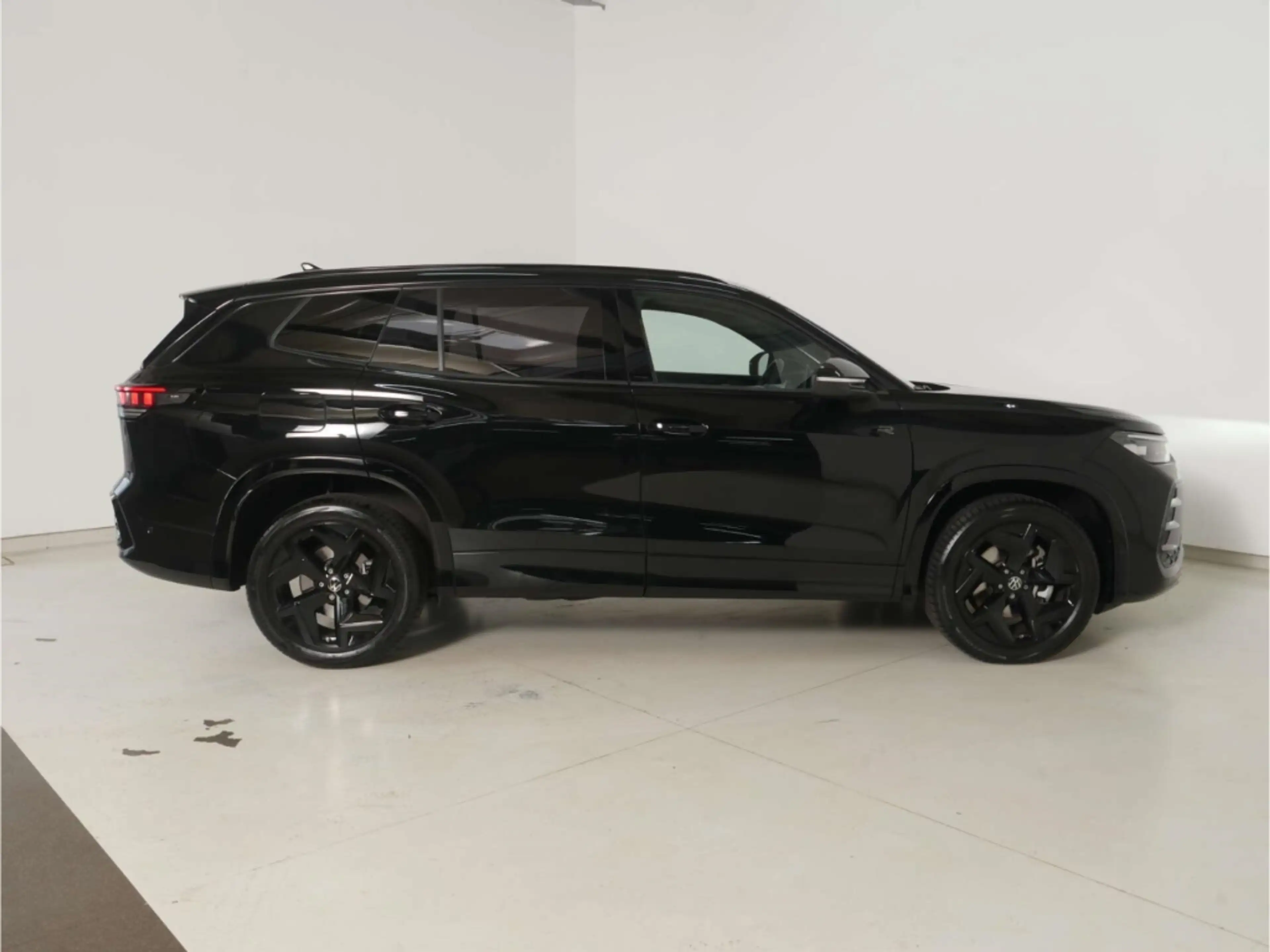 Volkswagen Tayron 2.0 TDI 4Motion R-Line Black Style — photo 4