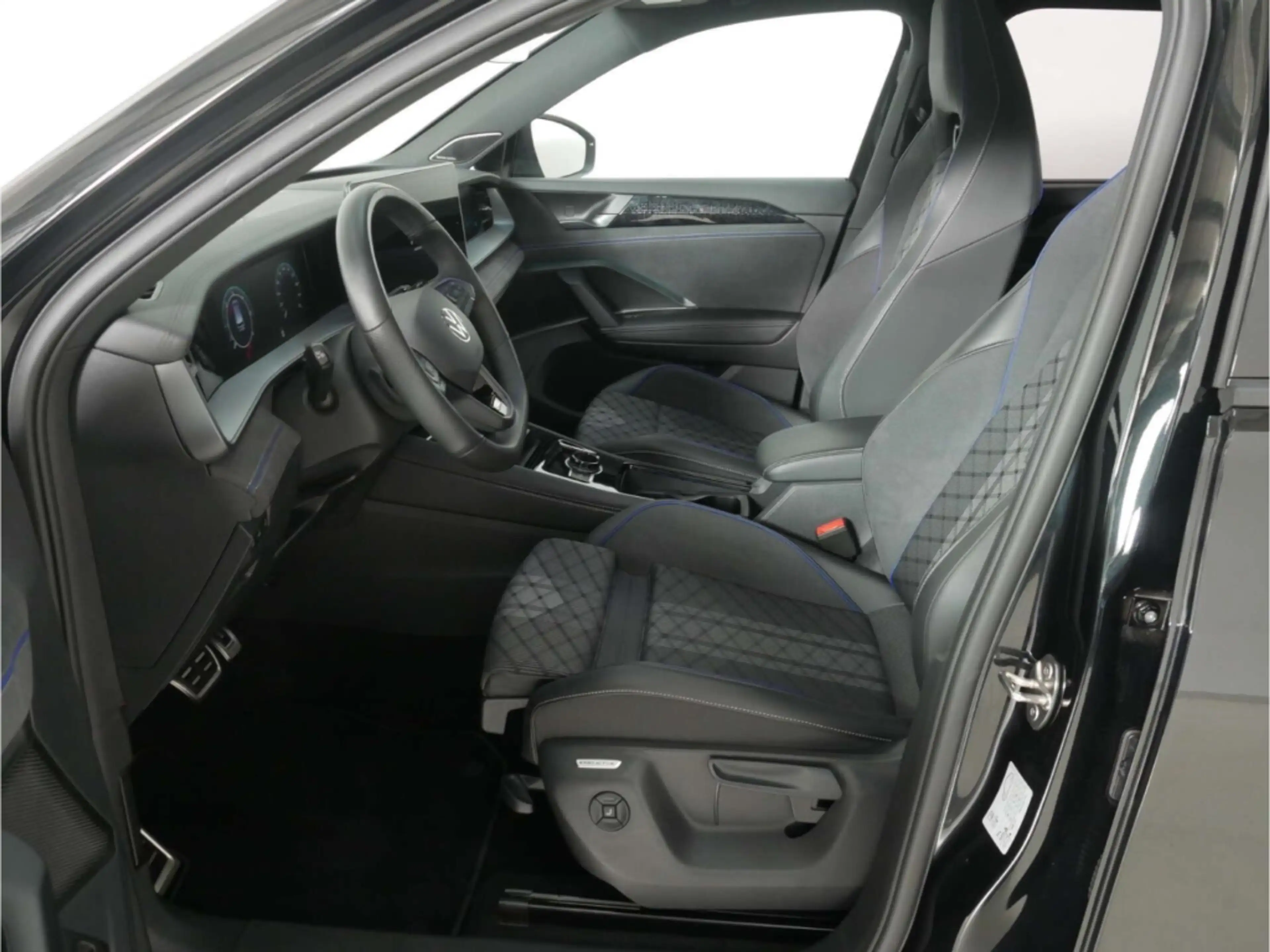 Volkswagen Tayron 2.0 TDI 4Motion R-Line Black Style — photo 11