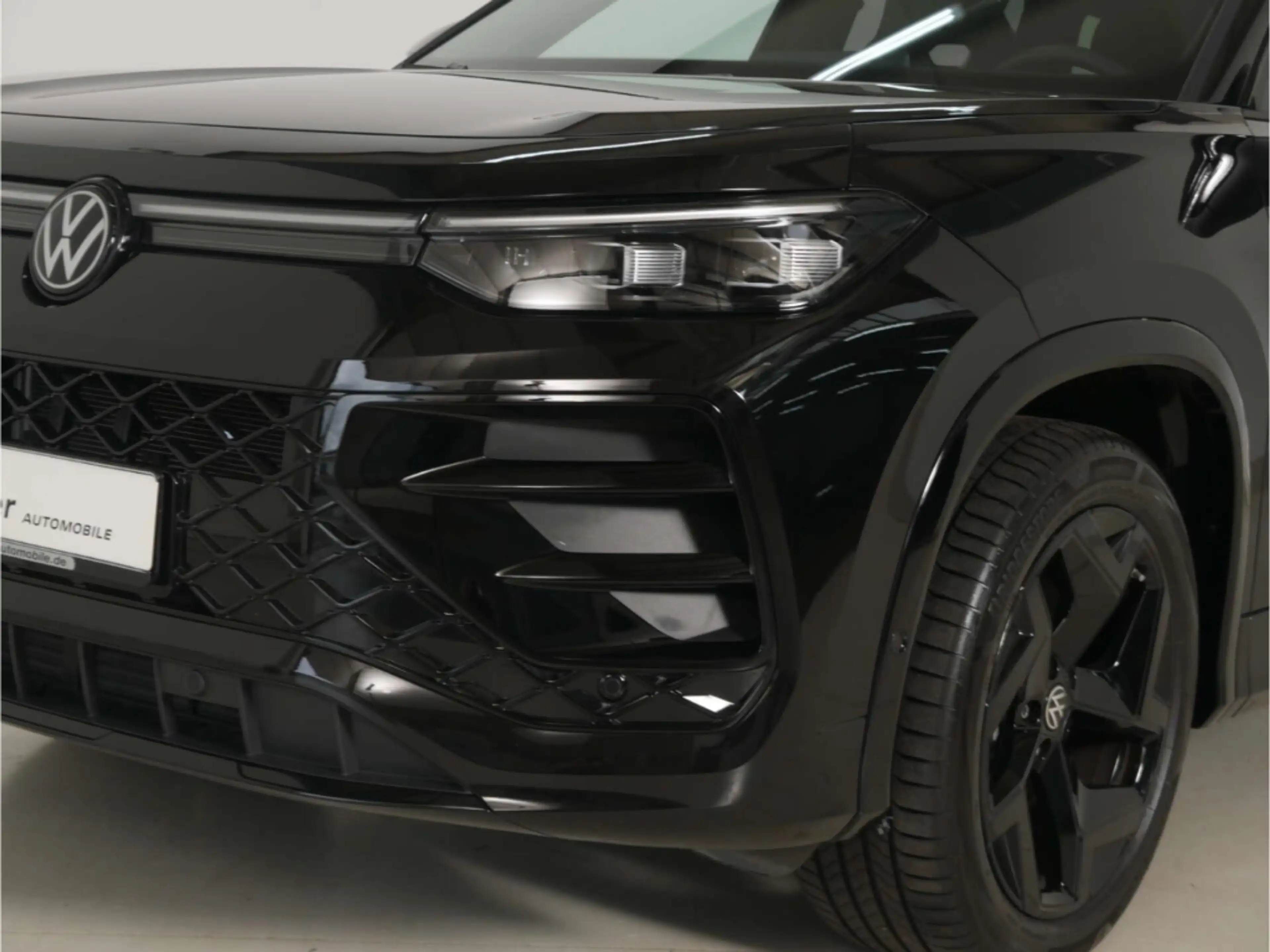 Volkswagen Tayron 2.0 TDI 4Motion R-Line Black Style — photo 8