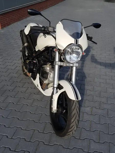 Ducati Monster 600 - foto 2