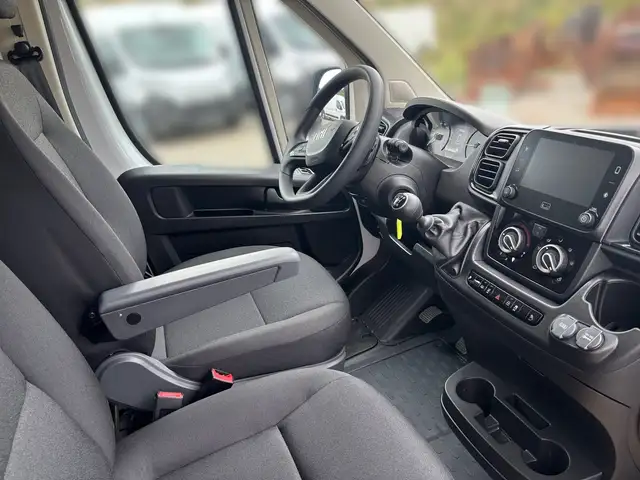 Fiat Ducato view 10