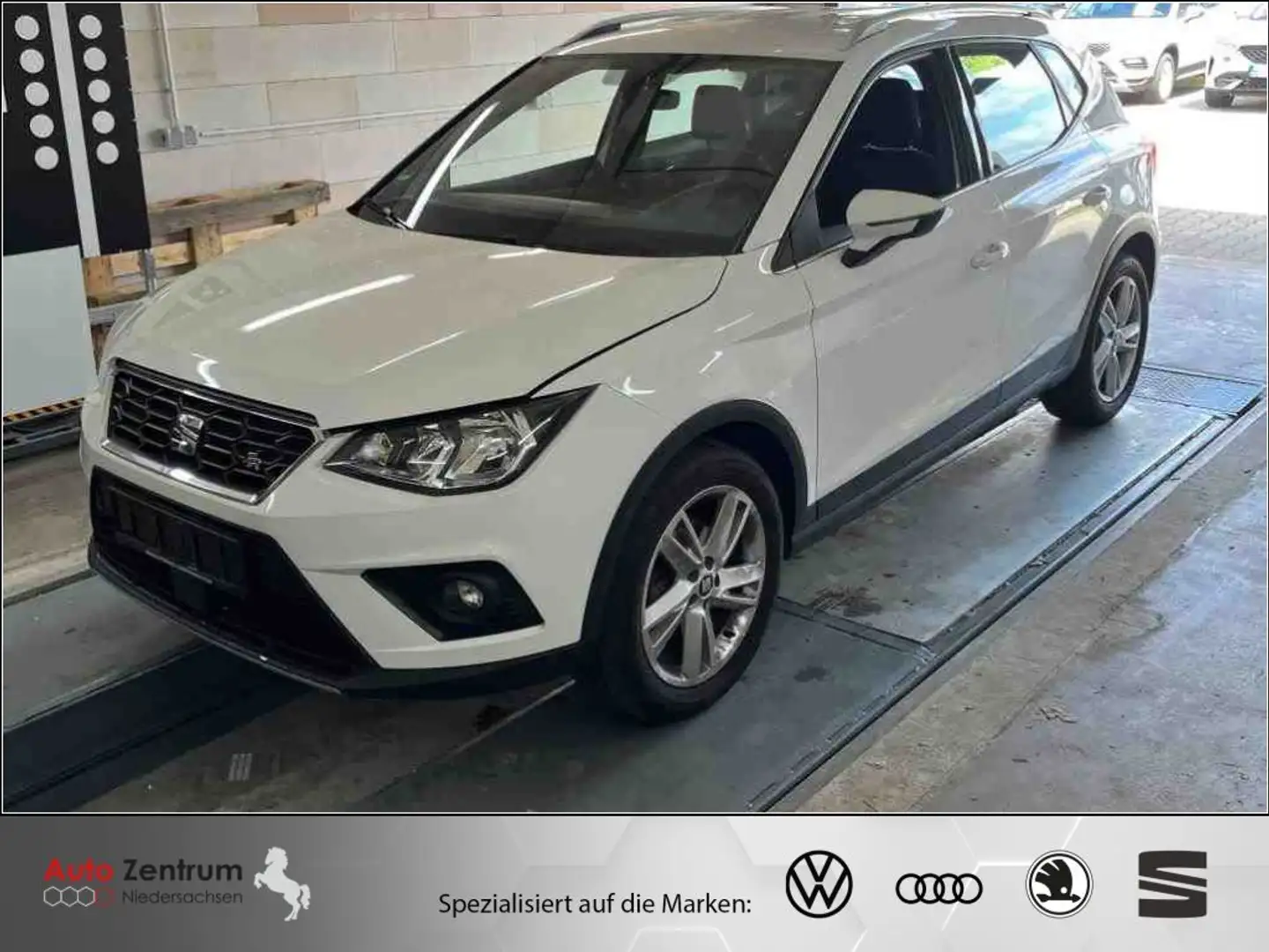 SEAT Arona 1.0 TSI OPF DSG FR Weiß - 1