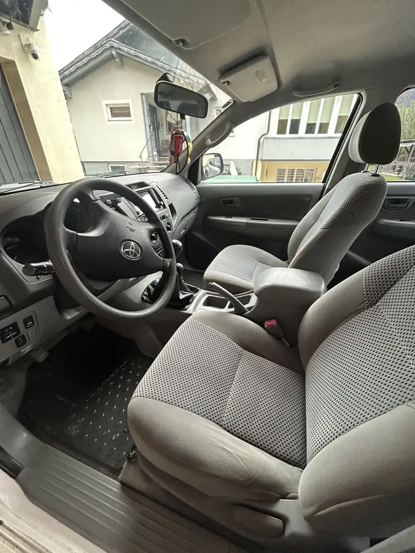 Toyota Hilux 2,5 D-4-D 120 City Blanco - 2