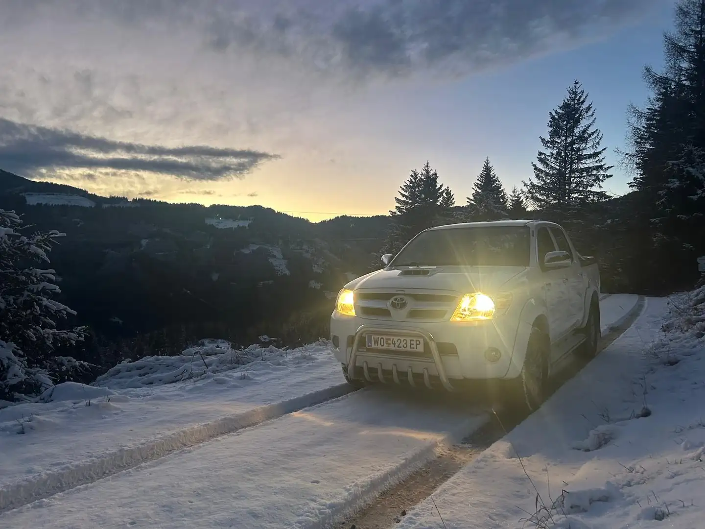 Toyota Hilux 2,5 D-4-D 120 City Blanco - 1