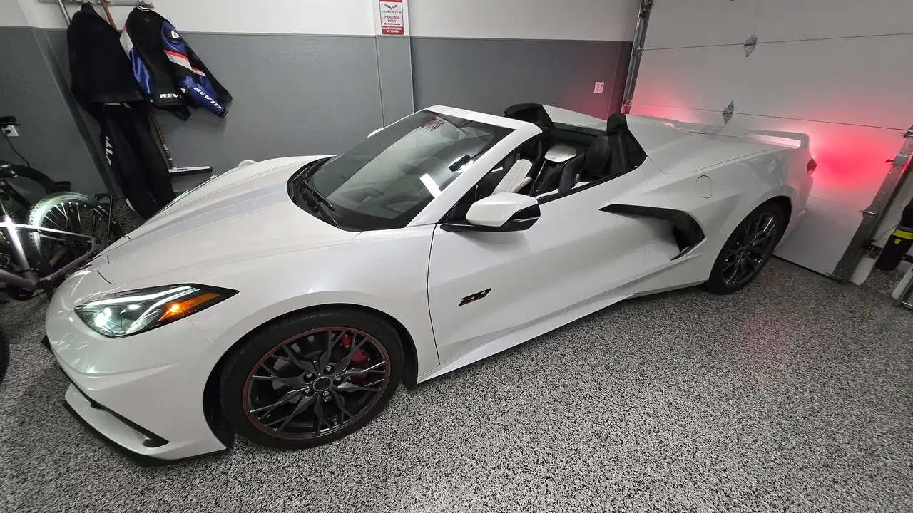 Chevrolet Corvette снимка Chevrolet Corvette