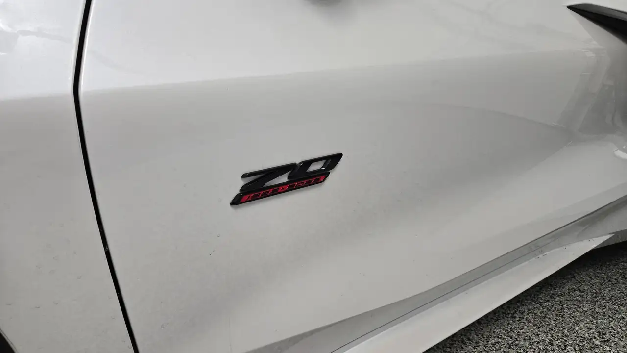 Chevrolet Corvette снимка Chevrolet Corvette