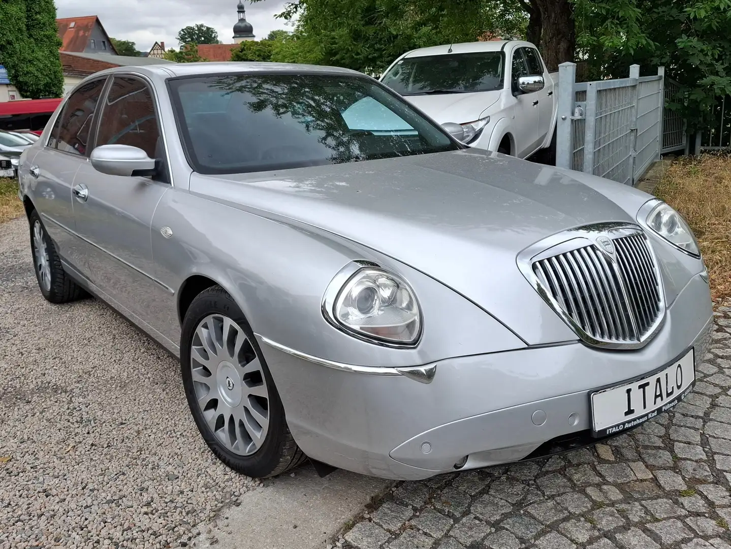 Lancia Thesis 3.0 V6 Comfotronic Emblema Silber - 2