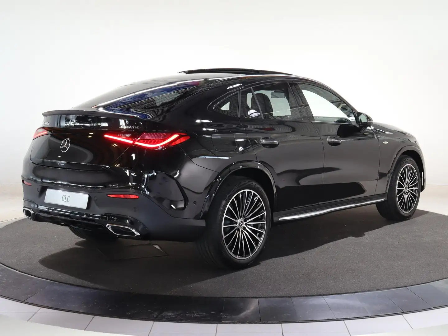 Mercedes-Benz GLC 300 Coupé 300e 4MATIC Sport Edition | Panoramadak | Pr Zwart - 2