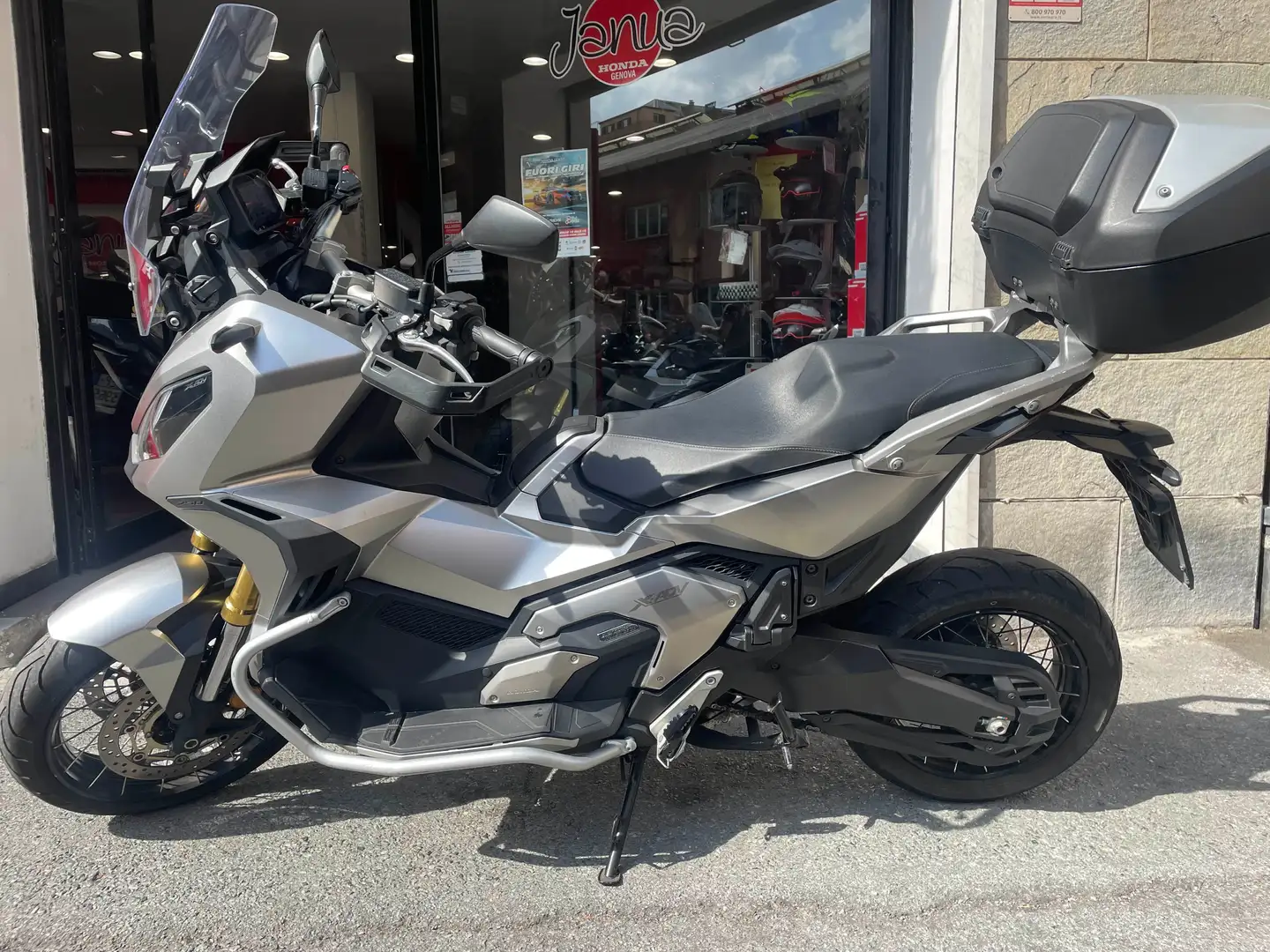Honda X-ADV gravel Silber - 1