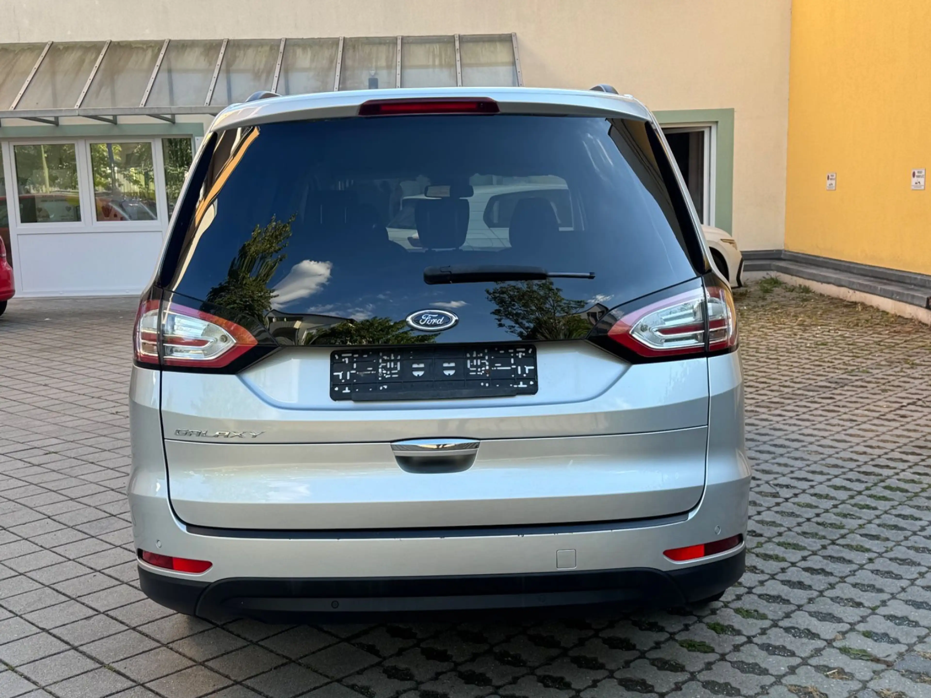 Ford Galaxy 2.0 TDCI 110 KW Automatik PDC Navi 7 Sitz — photo 7