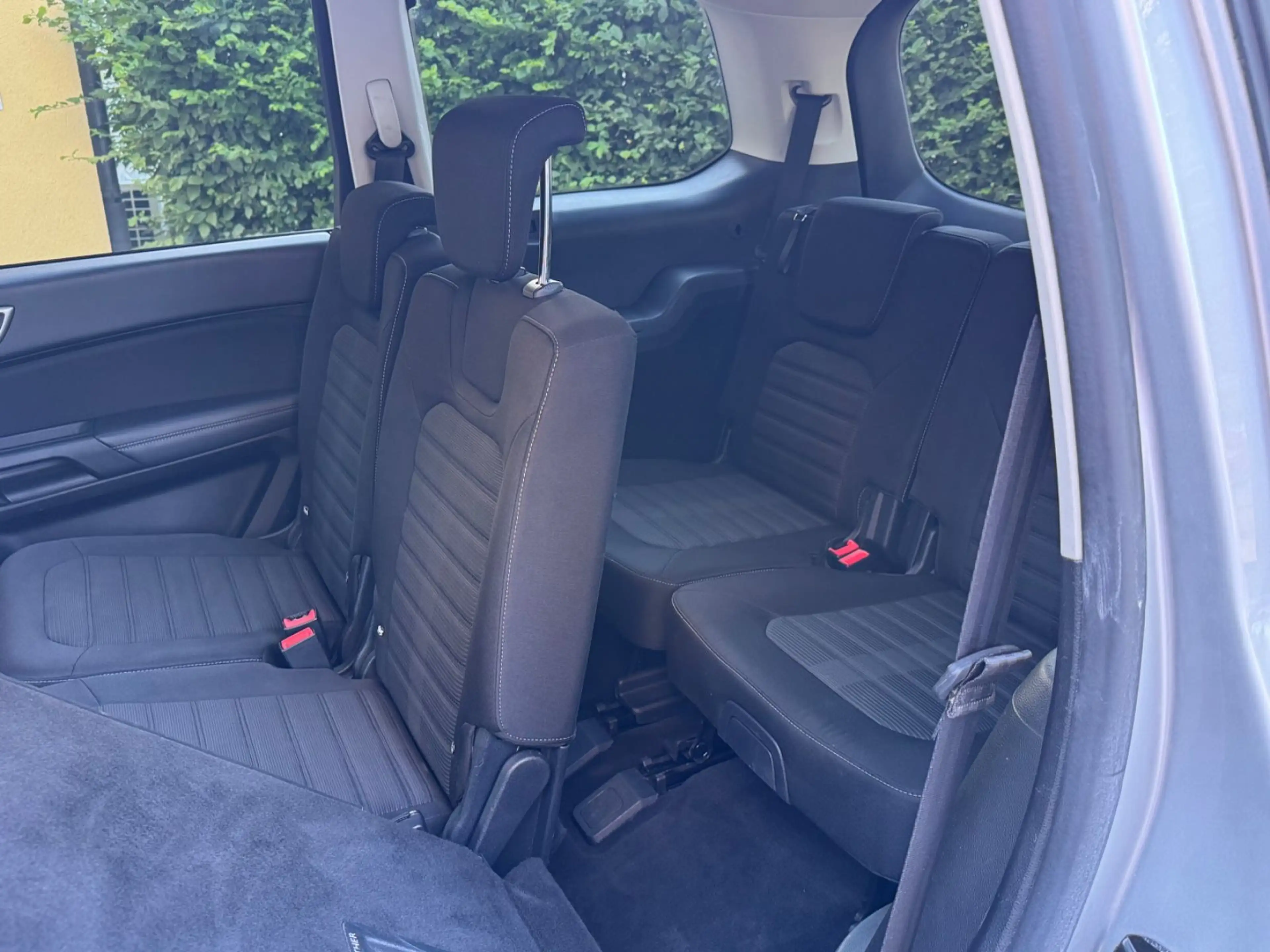 Ford Galaxy 2.0 TDCI 110 KW Automatik PDC Navi 7 Sitz — photo 11