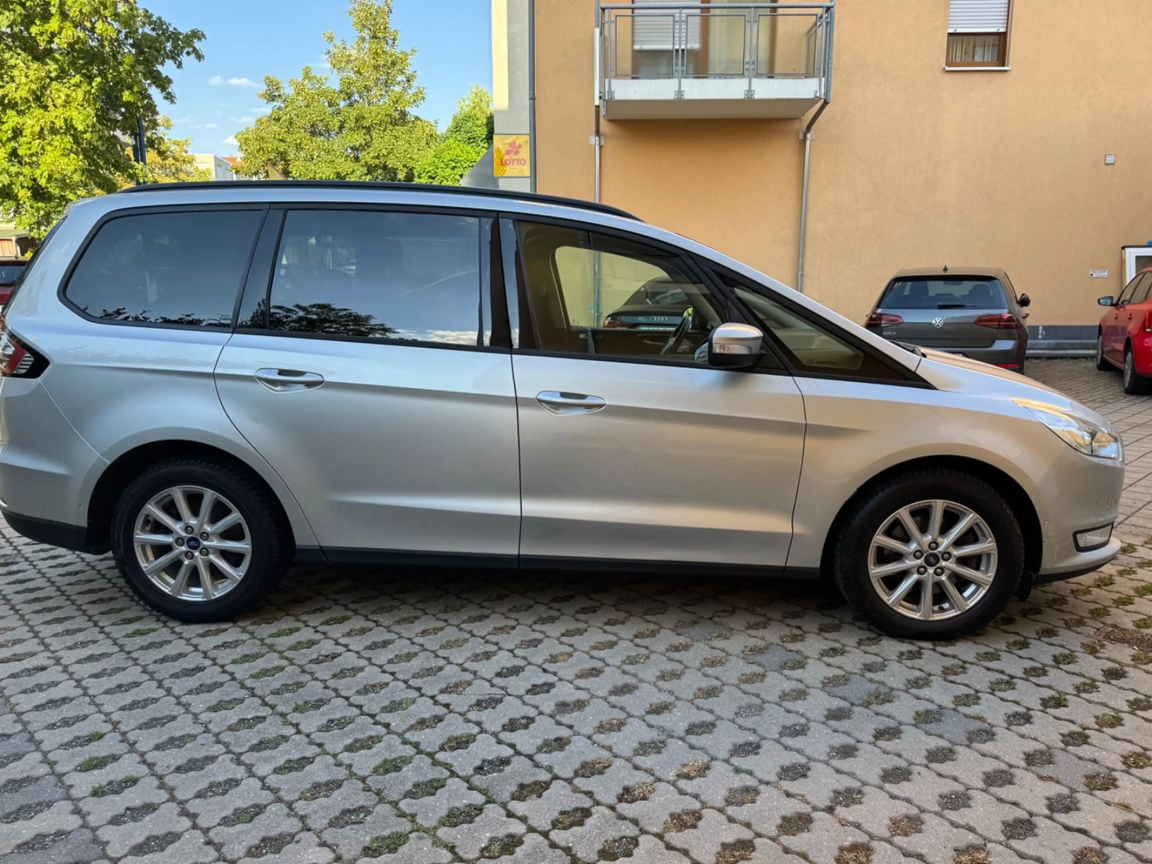 Ford Galaxy 2.0 TDCI 110 KW Automatik PDC Navi 7 Sitz — photo 6