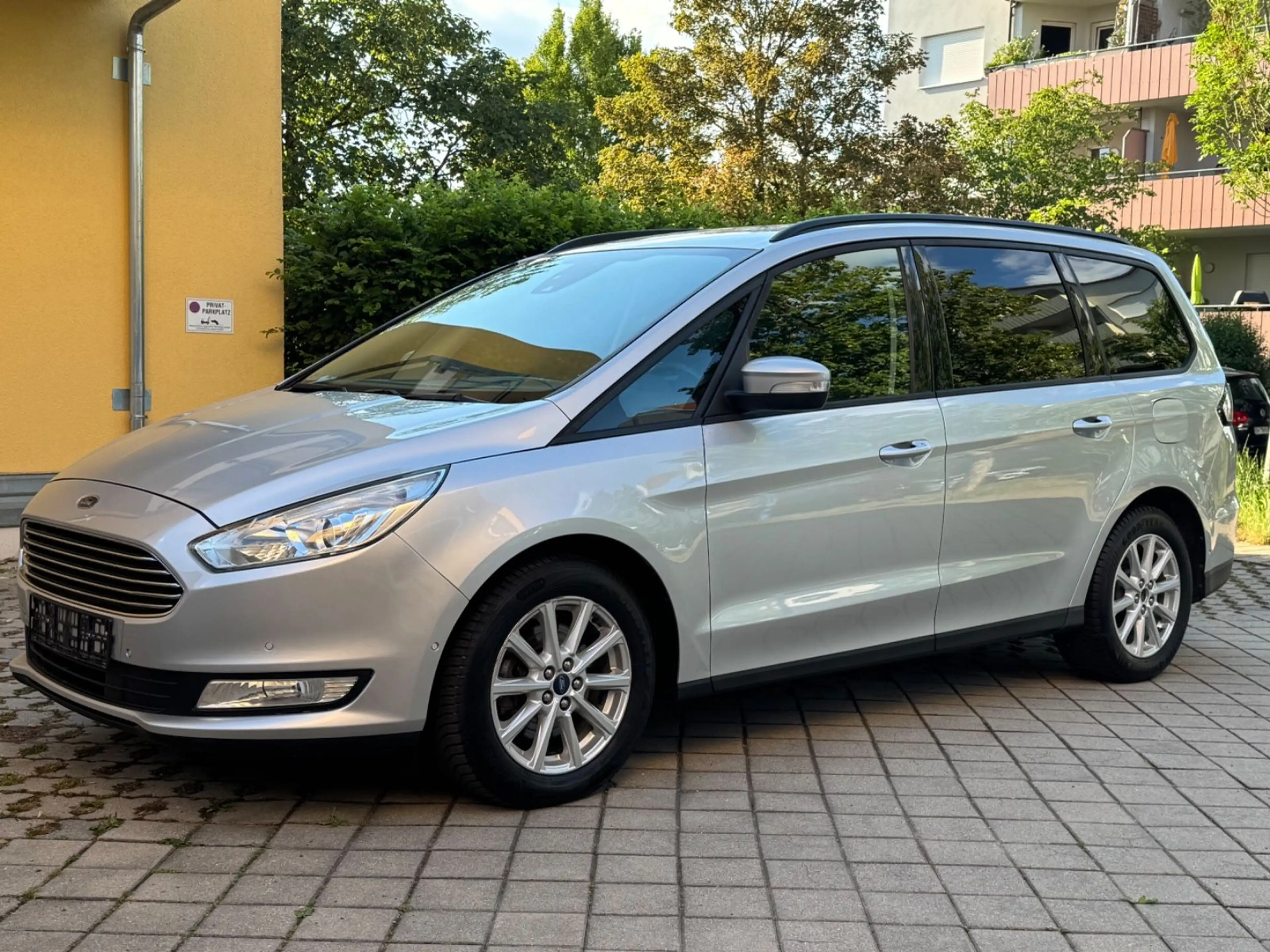 Ford Galaxy 2.0 TDCI 110 KW Automatik PDC Navi 7 Sitz