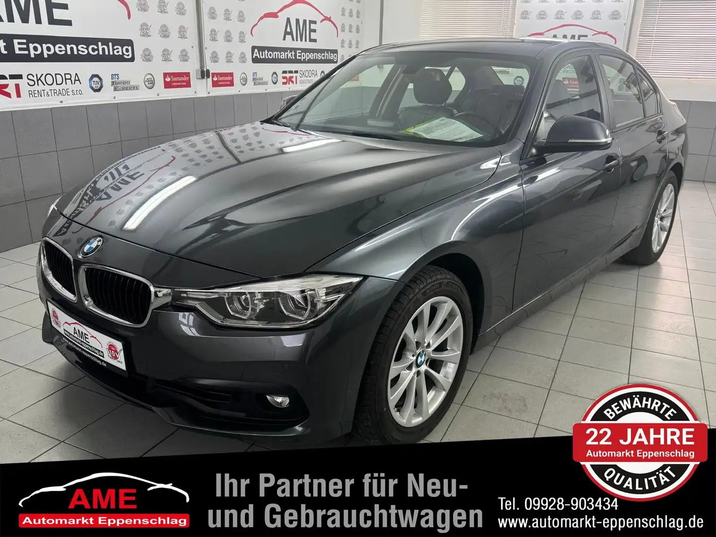 BMW 330 d xDrive Lim. Advantage *Anhängerkupplung* Grau - 1