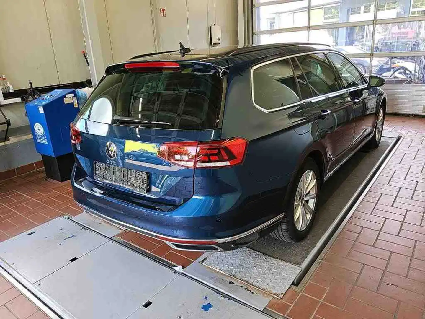Volkswagen Passat Variant GTE 1.4 eHybrid DSG NAVI AHK KAMERA ALU APS SITZHEIZUNG LED CLIMATRONIC Blau - 2