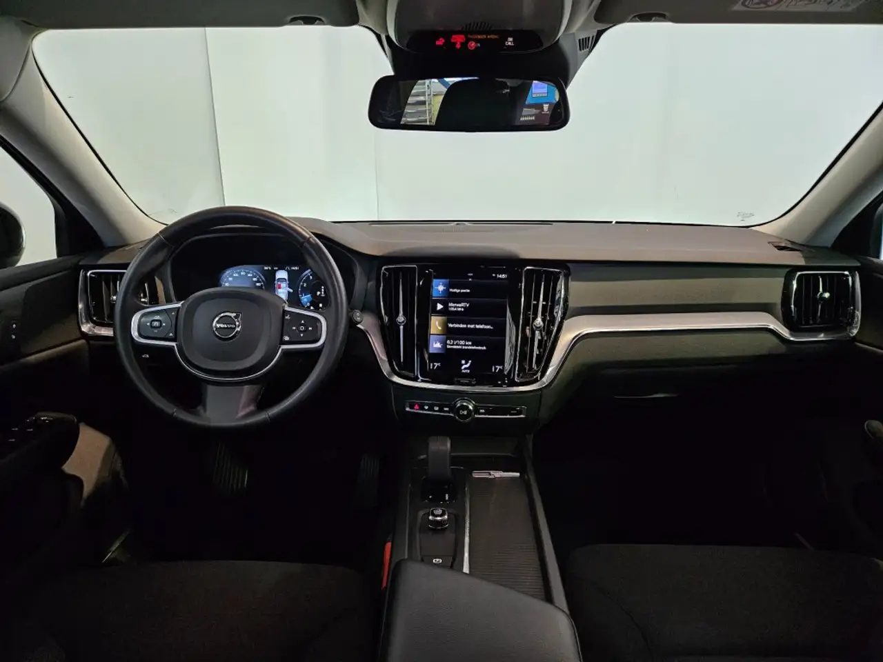 Volvo V60 2.0 B3 Momentum Advantage / CarPlay / Navi / NL Au, миниатюра 23