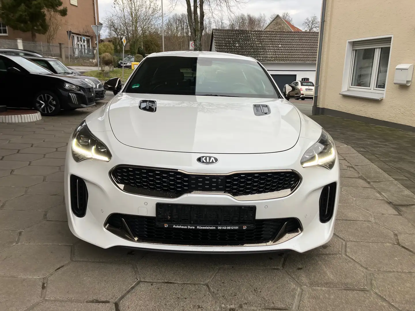 Kia Stinger 3.3 GDI AWD GT Sport Blanc - 2