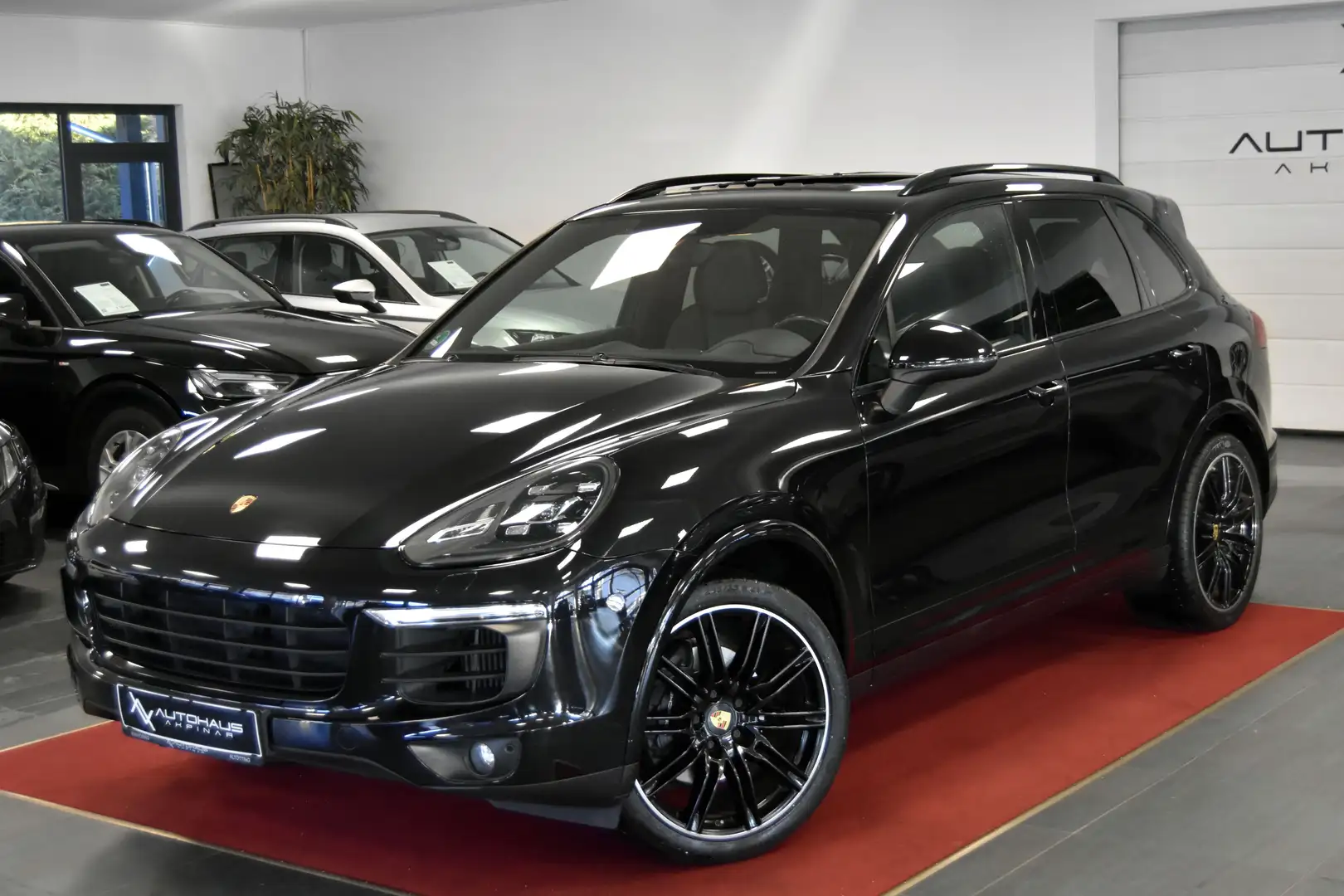 Porsche Cayenne Platinum EDIT. 1HAND~SHD~LUFT~21ZOLL~BOSE~AHK~LED Noir - 1