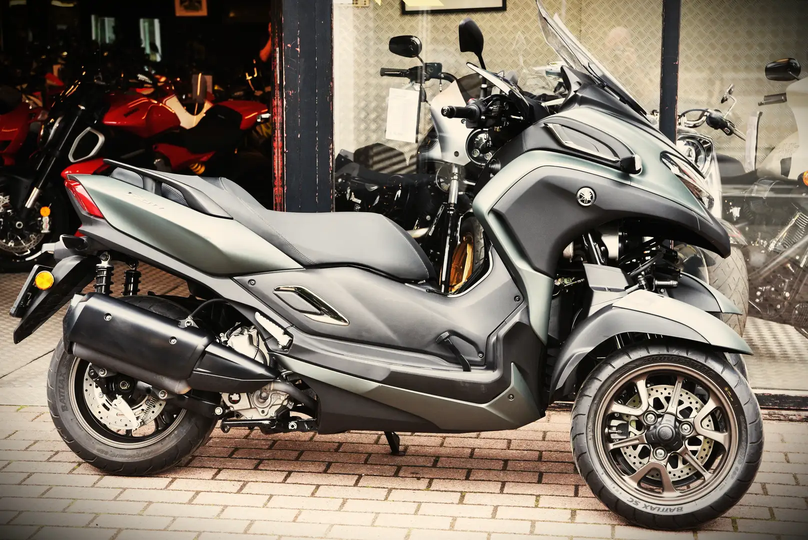 Yamaha TriCity ***MOTO VERTE*** Argent - 2