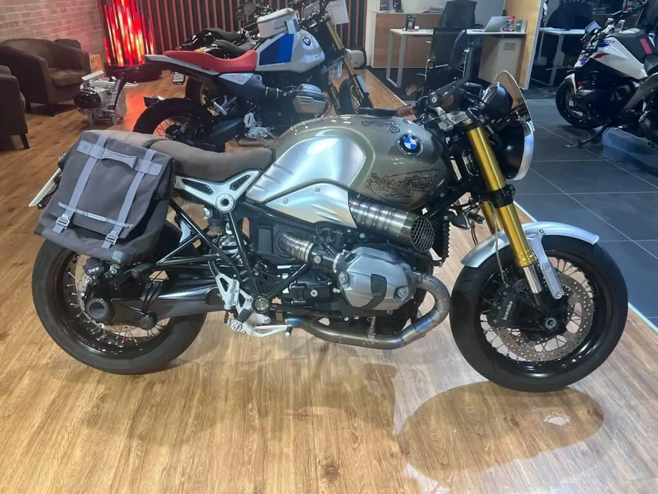 BMW R nineT