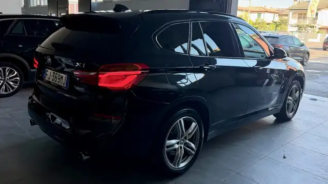 BMW X1 view 9