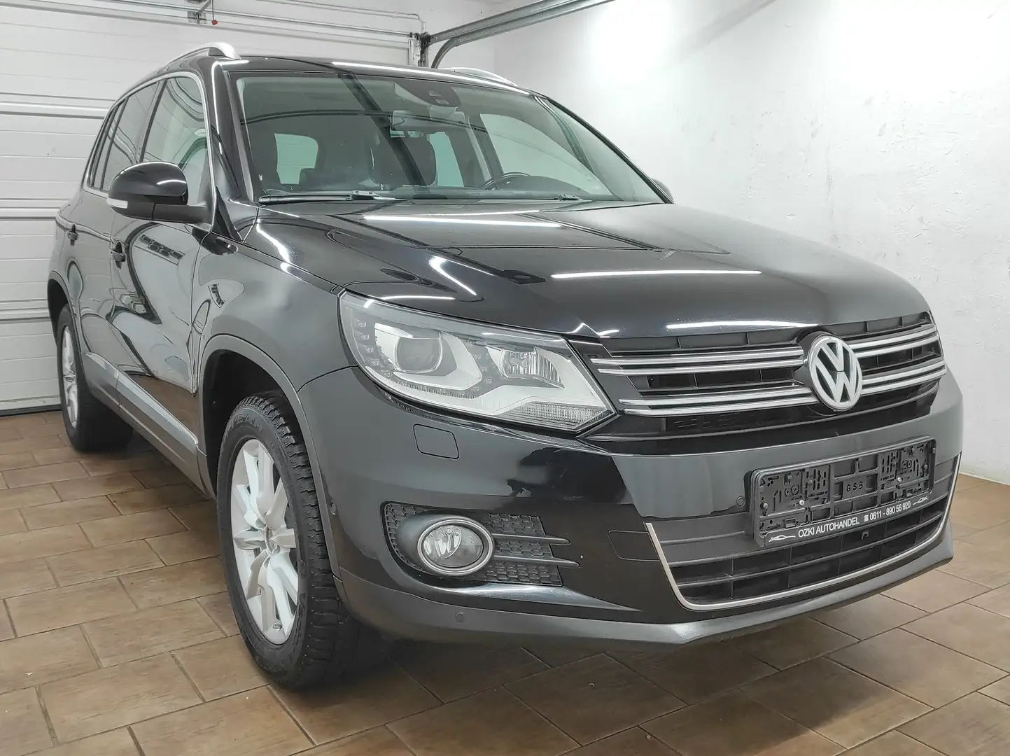 Volkswagen Tiguan 2.0 ALLRAD * NEU KOLBEN+STEUERKETTE+KOPFDICHTUNG* Noir - 2