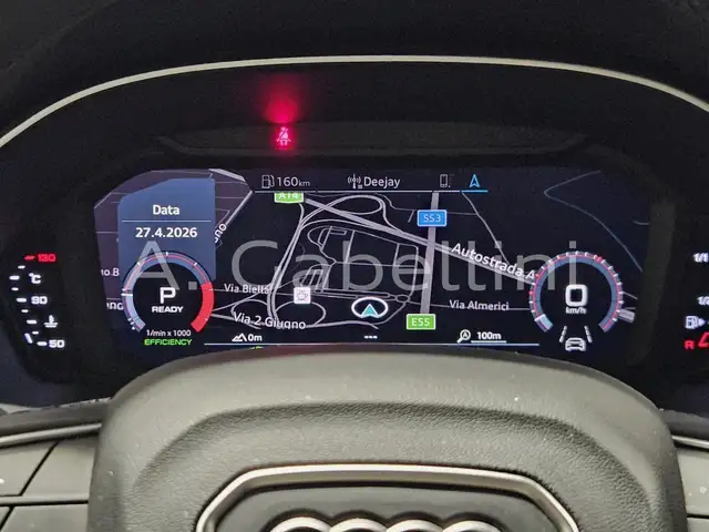 Audi Q3 view 11