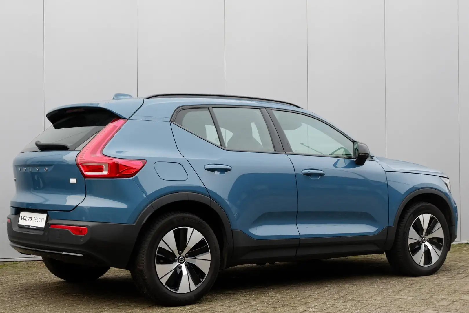 Volvo XC40 T4 Plug-in hybrid AUT7 211PK Plus Dark, Trekhaak s Blauw - 2