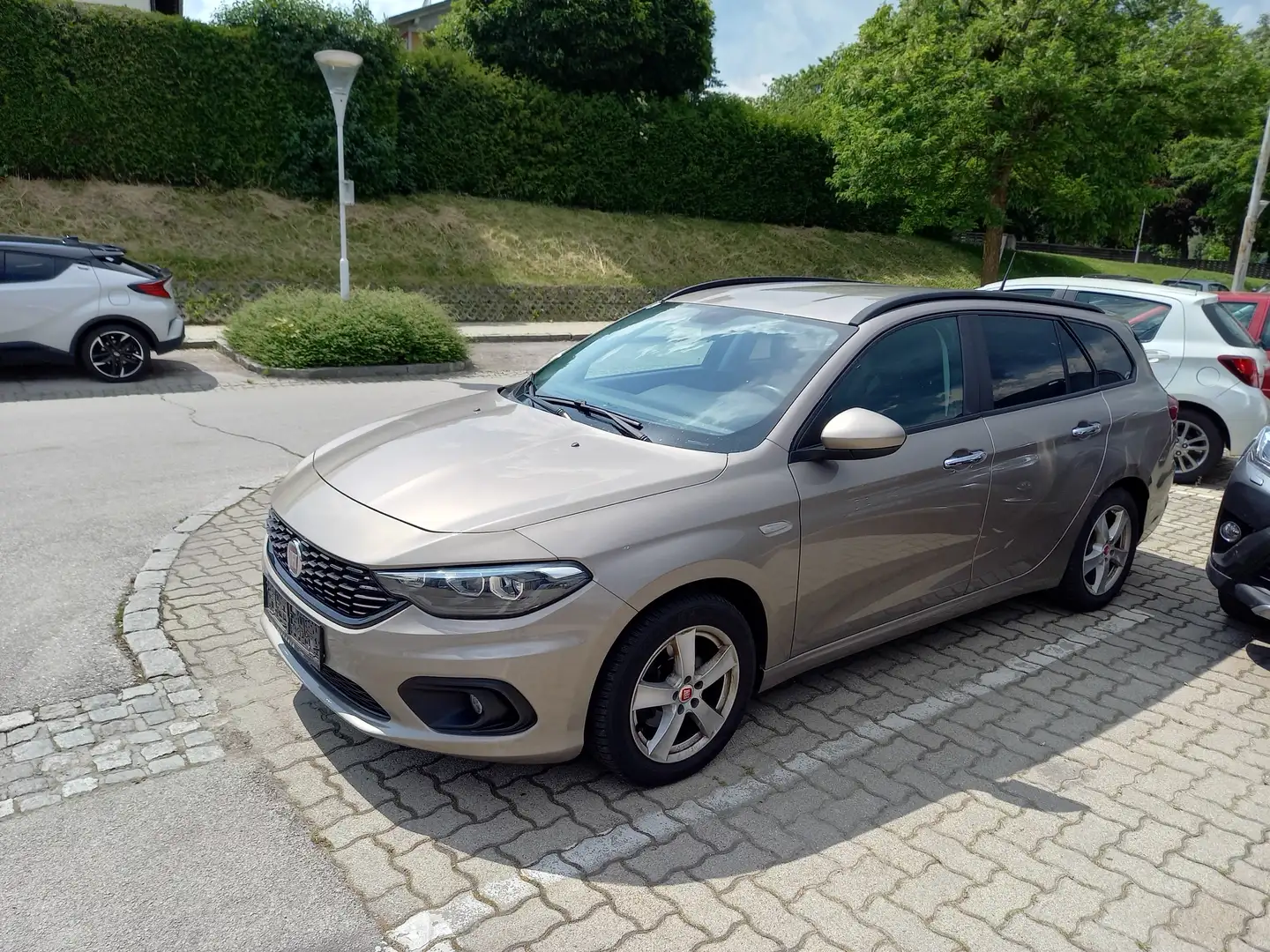 Fiat Tipo 1,4 95 Easy Beige - 2