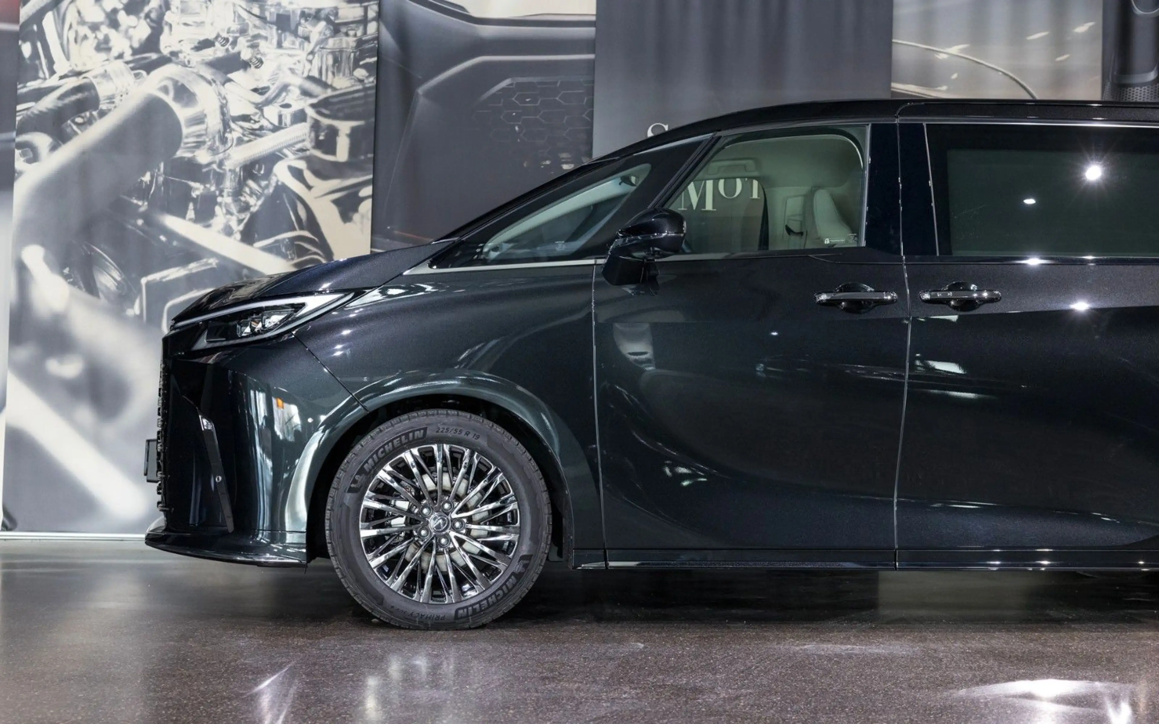 Lexus LM 350h LUXURY | 4-SEATS - FIRSTCLASS | NEW MY26 — photo 3