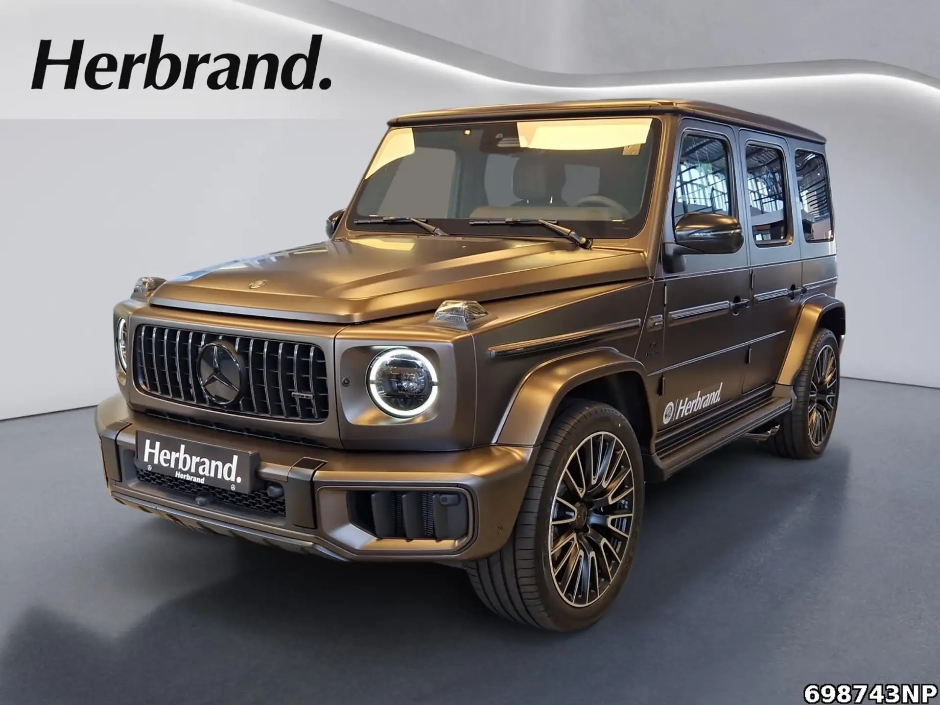 벤츠 G-Class G 63 AMG 2026 골드 사진 1