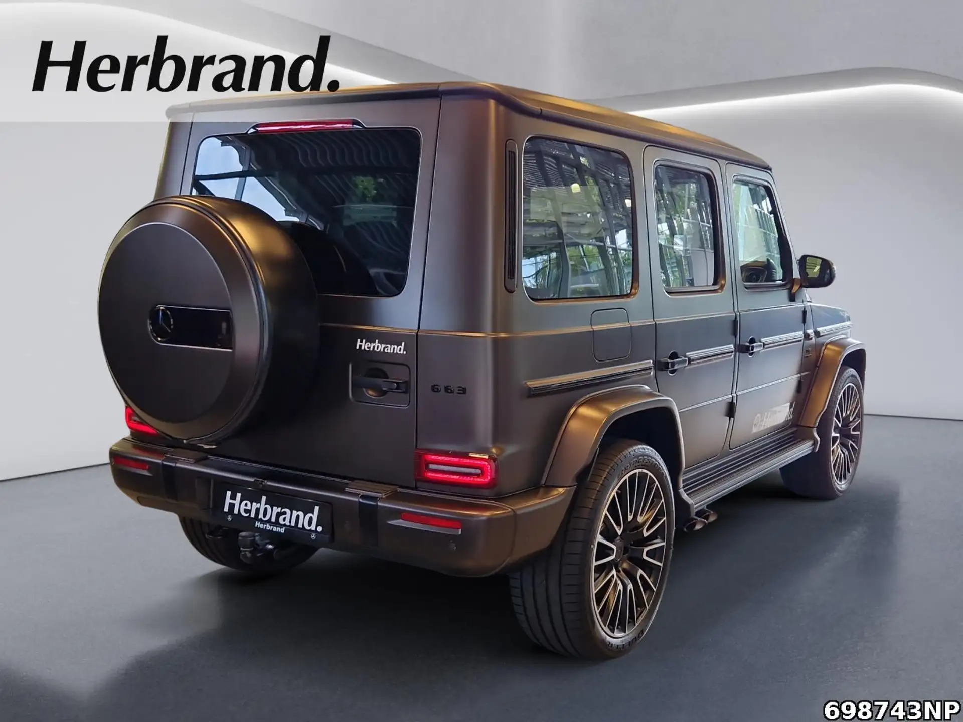 벤츠 G-Class G 63 AMG 2026 골드 사진 3