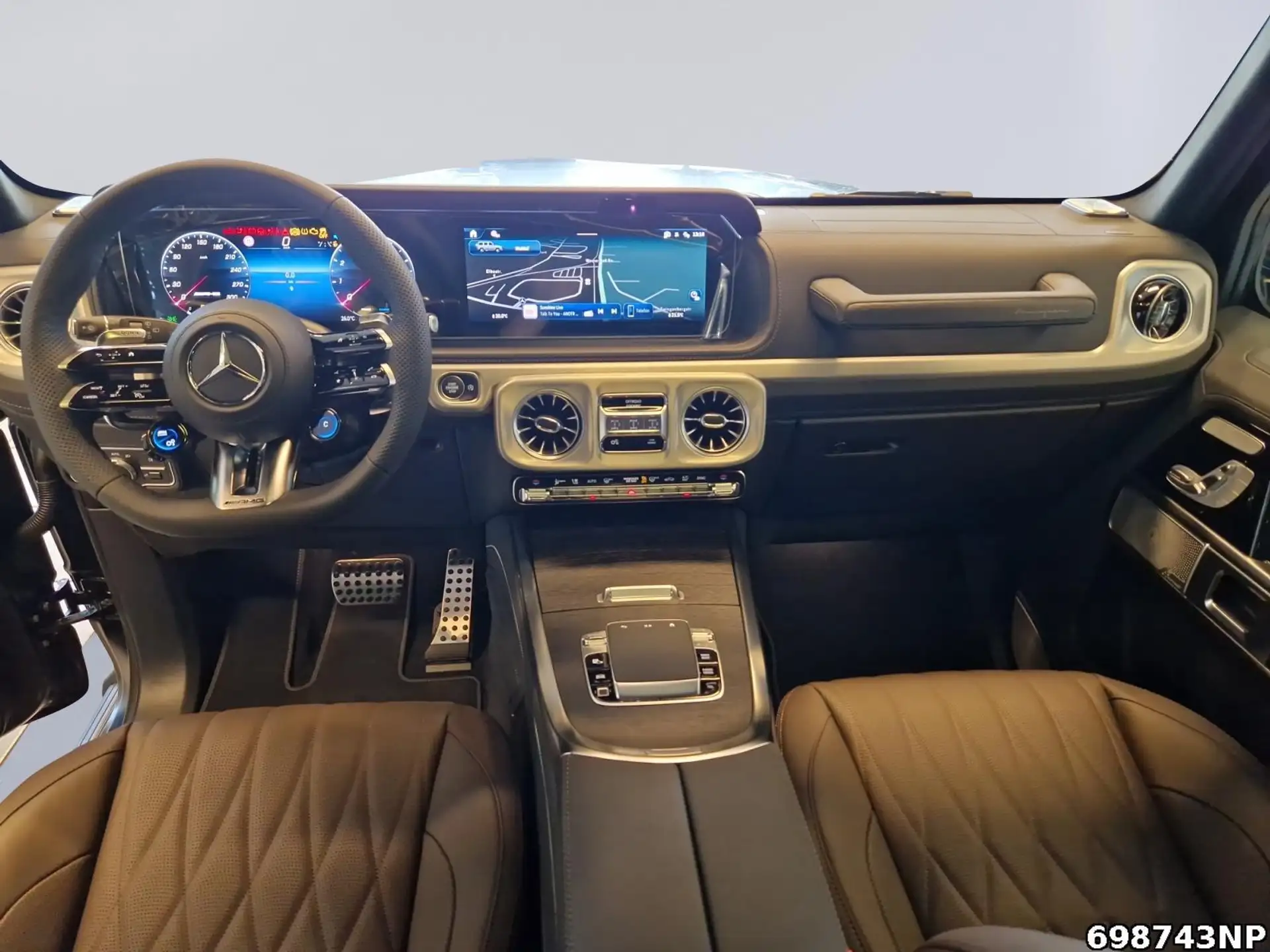 벤츠 G-Class G 63 AMG 2026 골드 사진 8