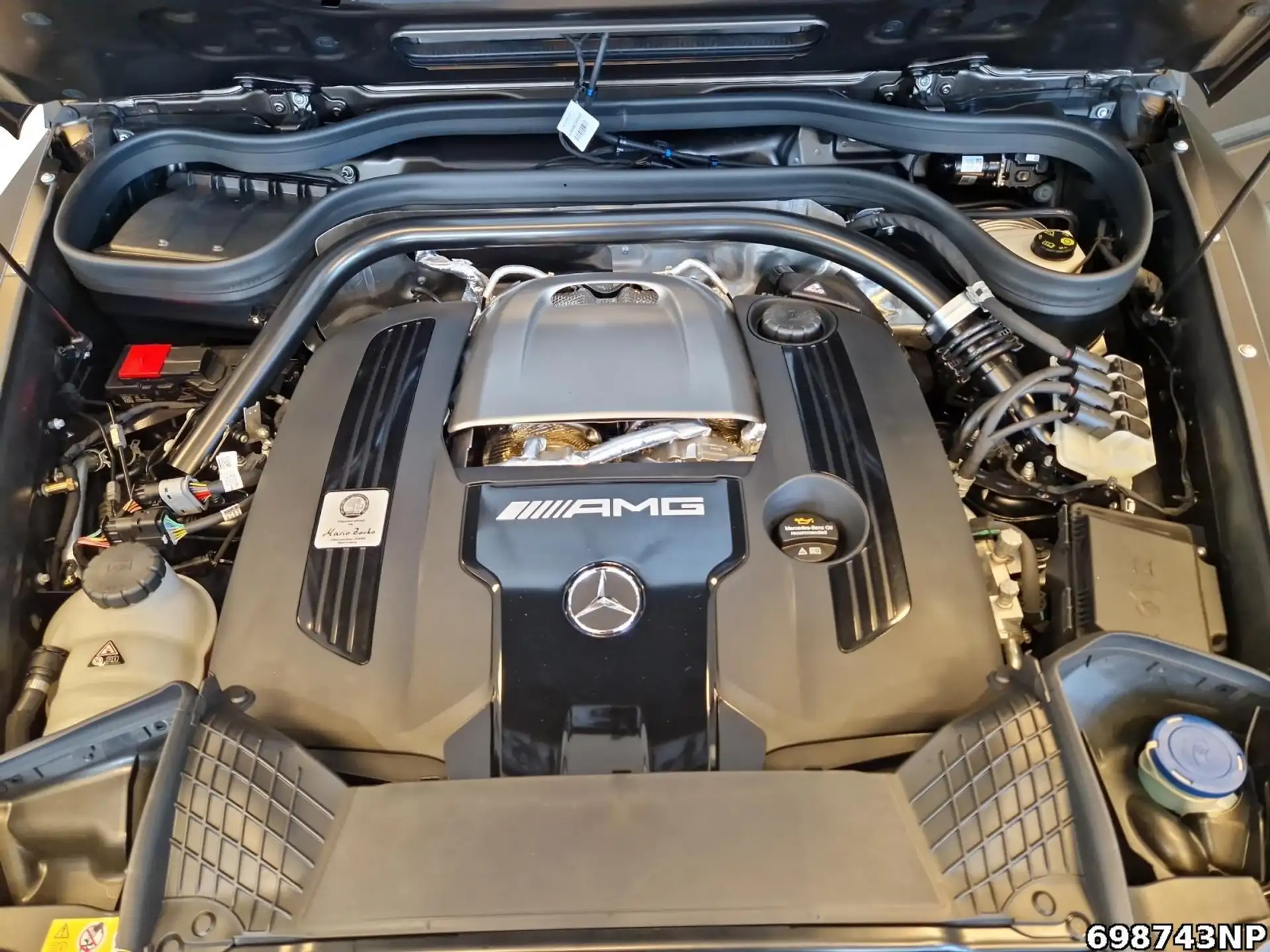 벤츠 G-Class G 63 AMG 2026 골드 사진 7